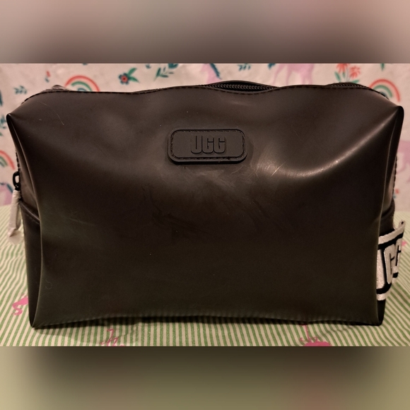 NWOT UGG Black Rubber Waterproof Cosmetic Makeup Beauty Travel Pouch Bag - Picture 1 of 7